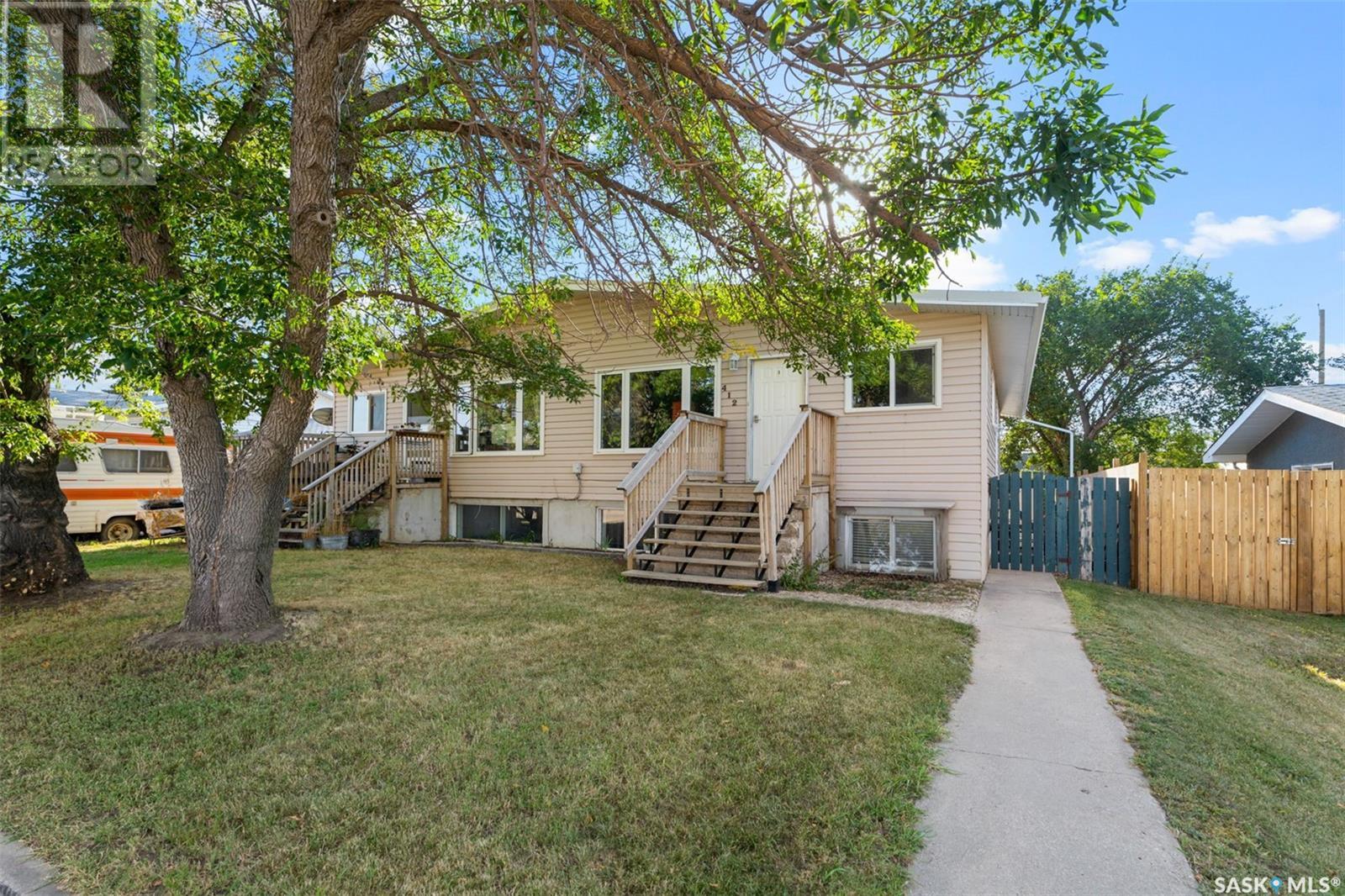 410 - 412 3rd Street E, Delisle, Saskatchewan  S0L 0P0 - Photo 2 - SK992432