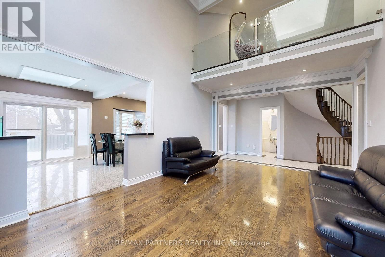 Property at 115 GOLDEN TULIP CRESCENT image 5