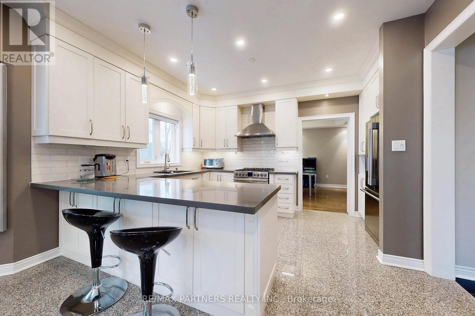 115 Golden Tulip Crescent, Markham, Ontario  L6C 1W4 - Photo 8 - N11961043