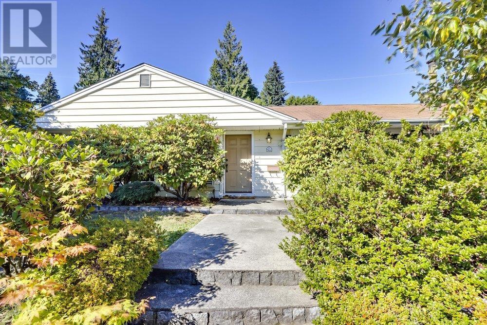 764 Blythwood Drive, North Vancouver, British Columbia  V7N 2W9 - Photo 2 - R2964976