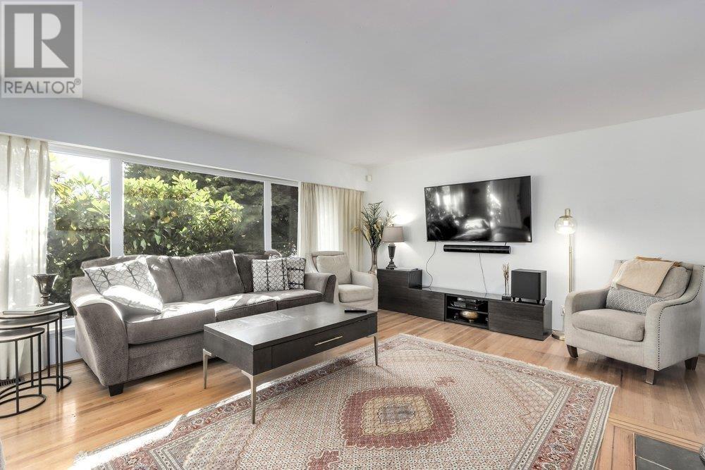764 Blythwood Drive, North Vancouver, British Columbia  V7N 2W9 - Photo 4 - R2964976
