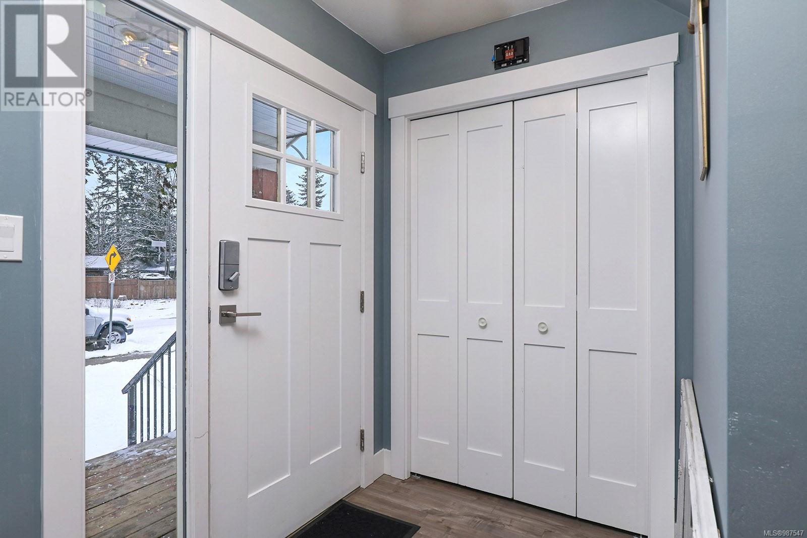 Property at 2560 Steele Cres image 4