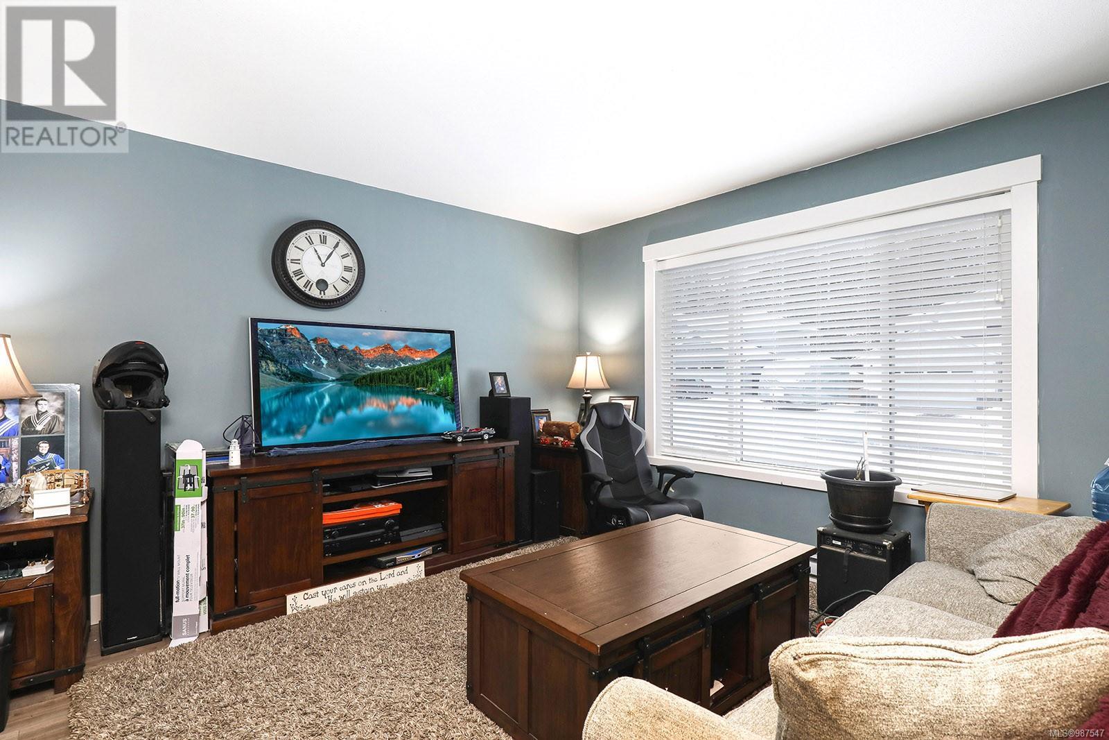 Property at 2560 Steele Cres image 5