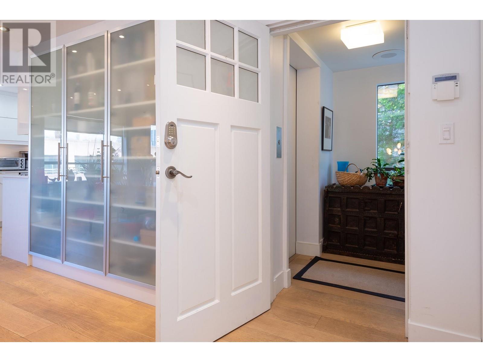 Listing Picture 30 of 38 : 301 1337 W 10TH AVENUE, Vancouver / 溫哥華 - 魯藝地產 Yvonne Lu Group - MLS Medallion Club Member