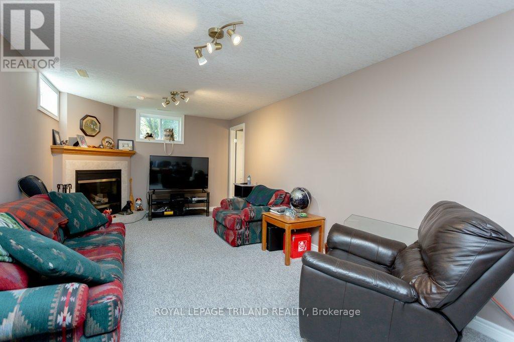 Photo 14 of 23 for 25 Steeplechase Court