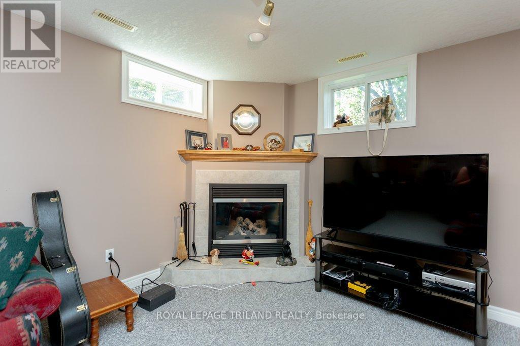 Photo 15 of 23 for 25 Steeplechase Court