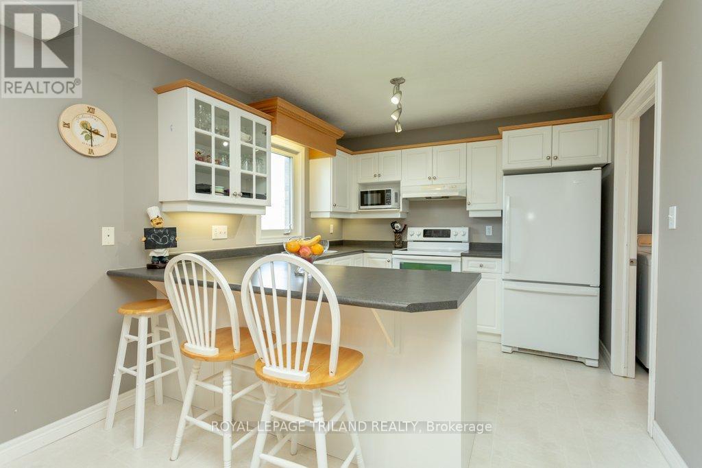 Photo 6 of 23 for 25 Steeplechase Court