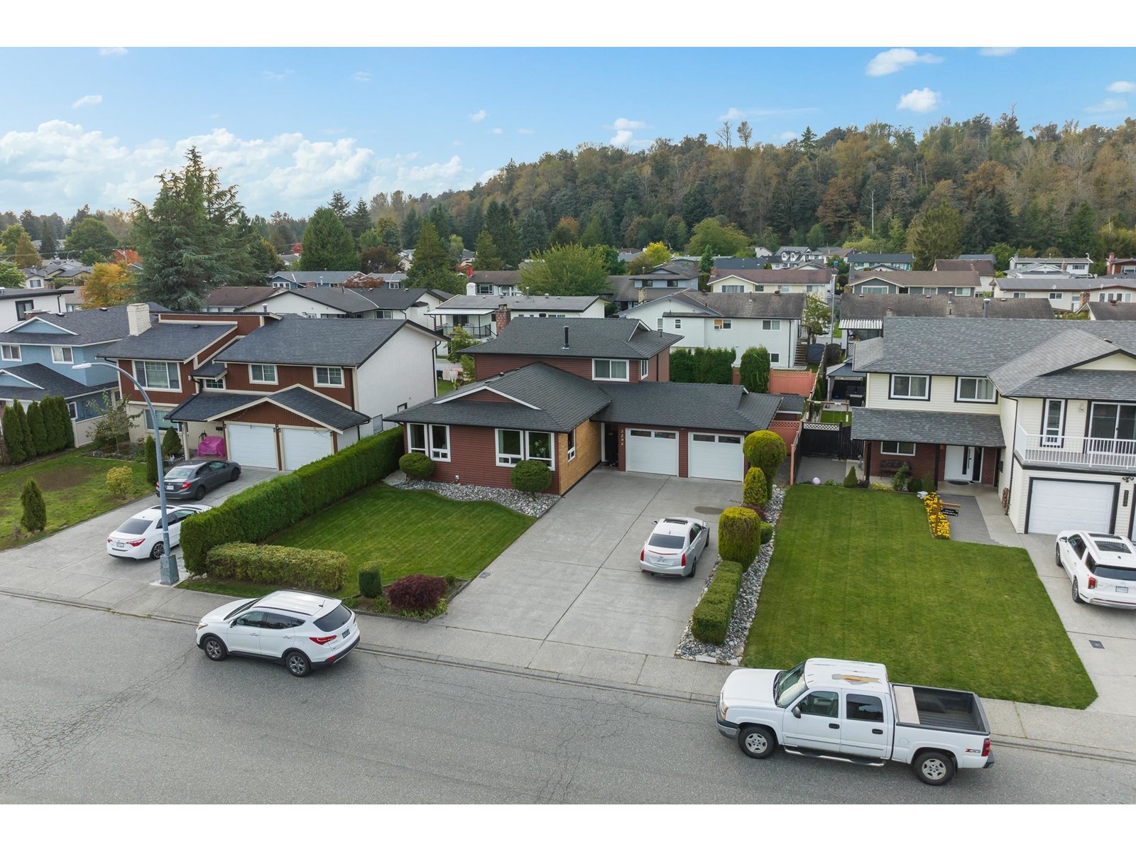 Property at 3295 SATURNA CRESCENT image 1