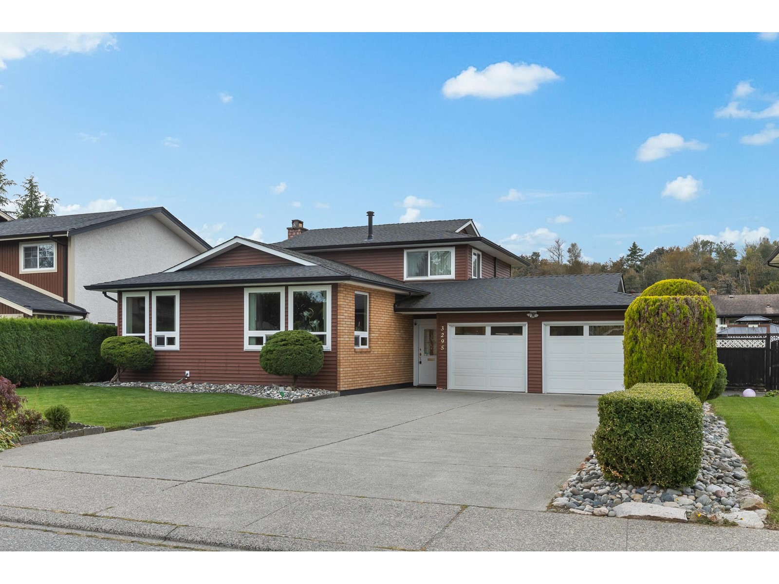 Property at 3295 SATURNA CRESCENT image 5