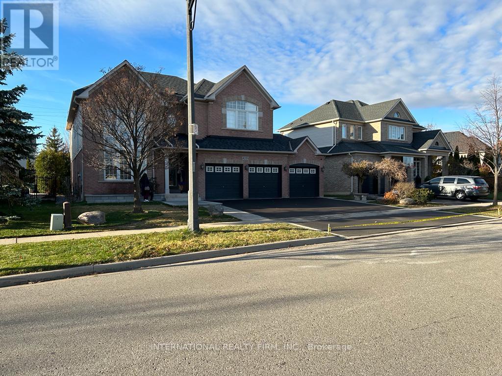 4205 SARAZEN DRIVE, Burlington, Ontario