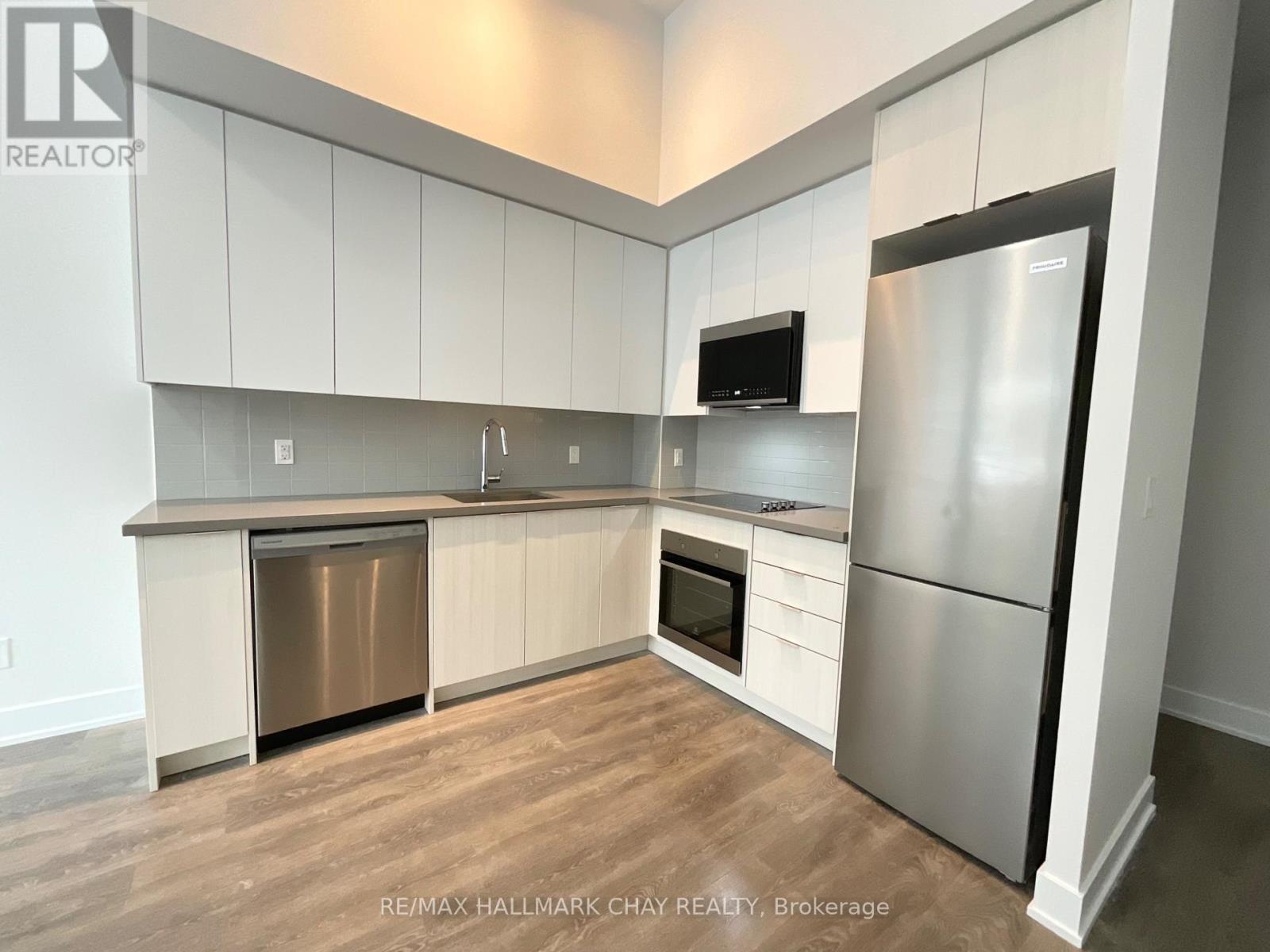 Property at 363 - 2481 TAUNTON ROAD image 4