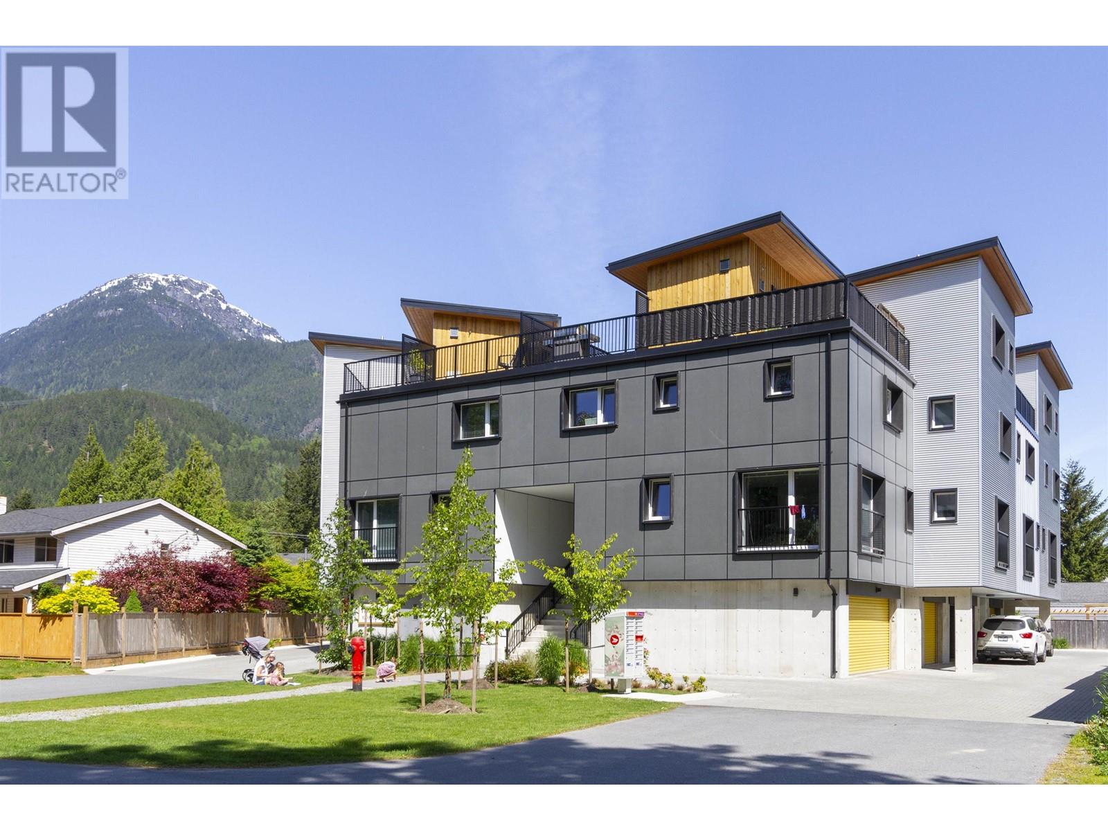 2 1009 Aspen Road, Squamish, British Columbia  V8B 1A9 - Photo 1 - R2965036