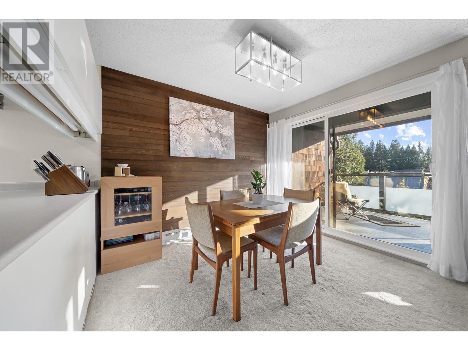 Listing Picture 13 of 40 : 4167 BRIDGEWATER CRESCENT, Burnaby / 本拿比 - 魯藝地產 Yvonne Lu Group - MLS Medallion Club Member