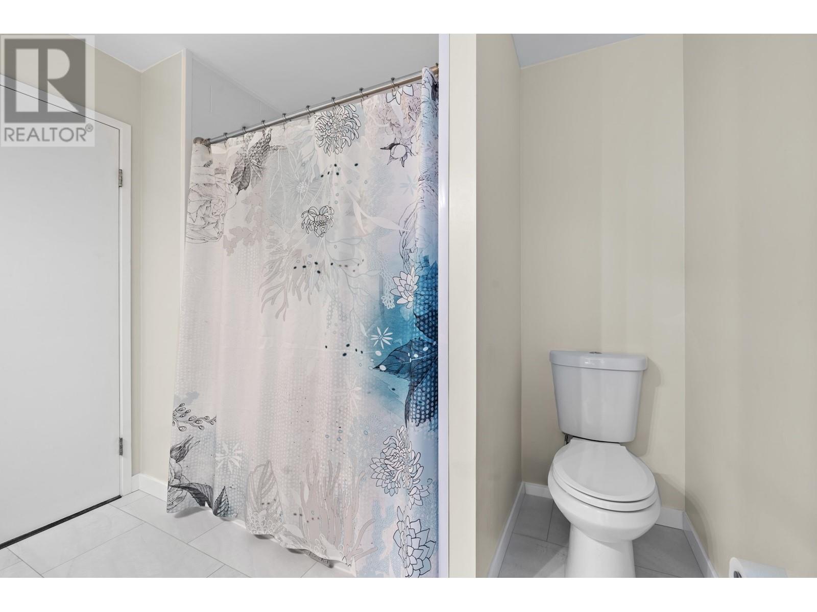 Listing Picture 15 of 40 : 4167 BRIDGEWATER CRESCENT, Burnaby / 本拿比 - 魯藝地產 Yvonne Lu Group - MLS Medallion Club Member