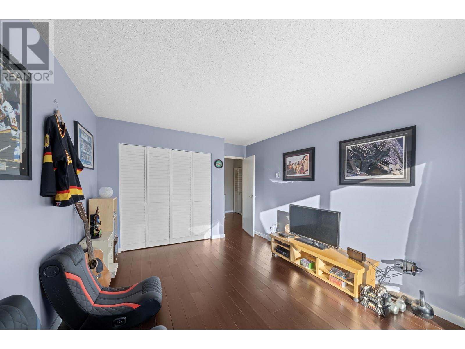 Listing Picture 17 of 40 : 4167 BRIDGEWATER CRESCENT, Burnaby / 本拿比 - 魯藝地產 Yvonne Lu Group - MLS Medallion Club Member