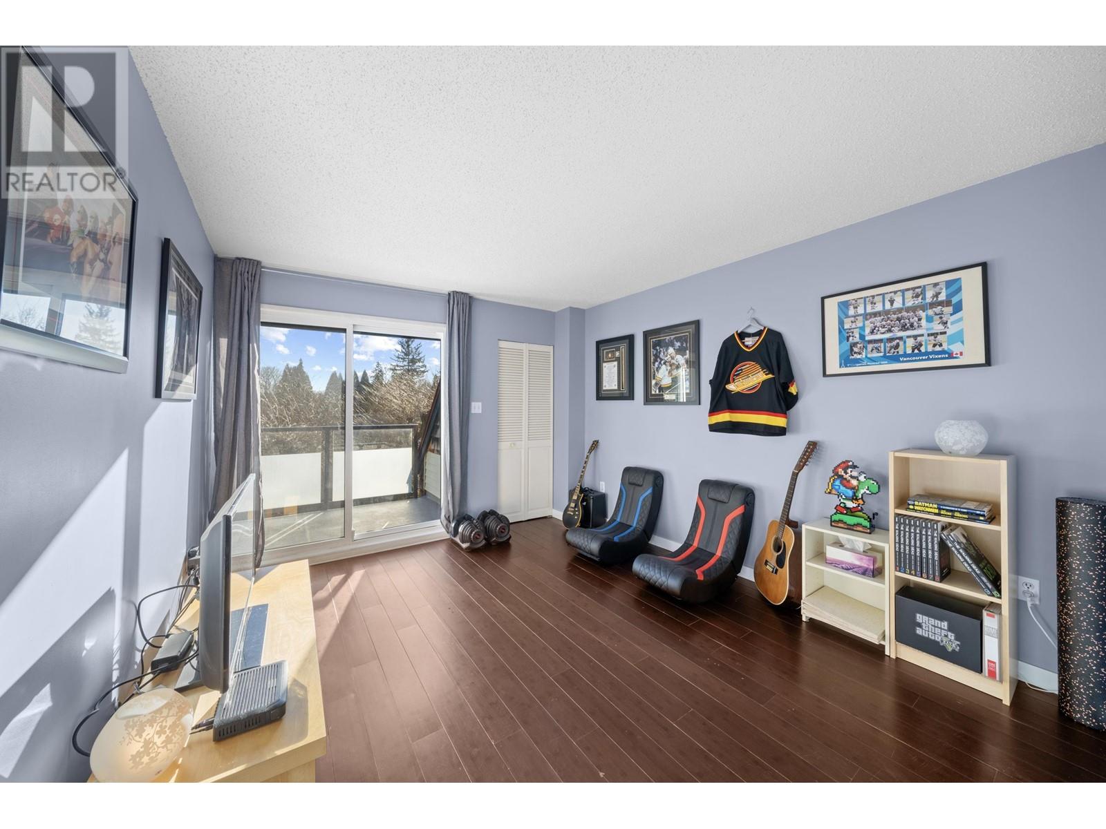 Listing Picture 18 of 40 : 4167 BRIDGEWATER CRESCENT, Burnaby / 本拿比 - 魯藝地產 Yvonne Lu Group - MLS Medallion Club Member