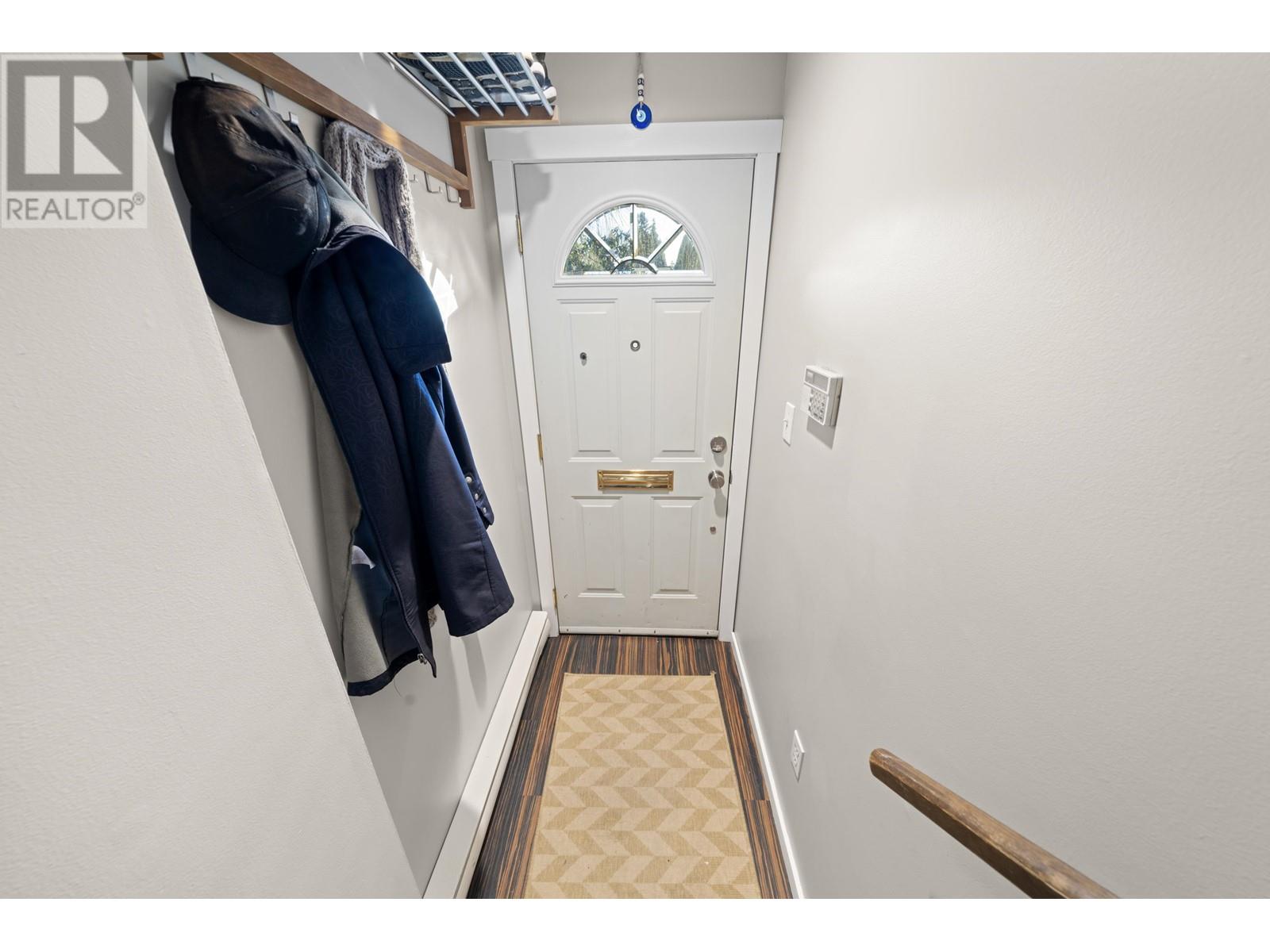 Listing Picture 24 of 40 : 4167 BRIDGEWATER CRESCENT, Burnaby / 本拿比 - 魯藝地產 Yvonne Lu Group - MLS Medallion Club Member