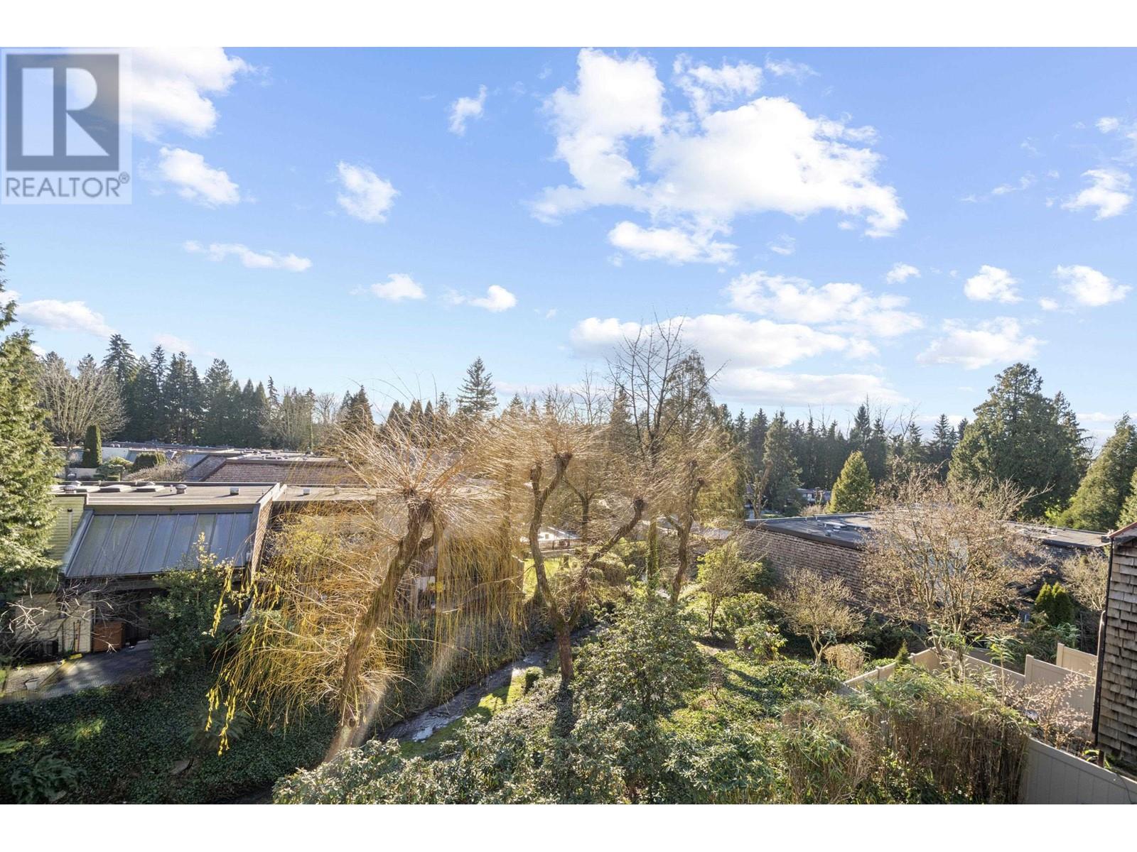 Listing Picture 31 of 40 : 4167 BRIDGEWATER CRESCENT, Burnaby / 本拿比 - 魯藝地產 Yvonne Lu Group - MLS Medallion Club Member