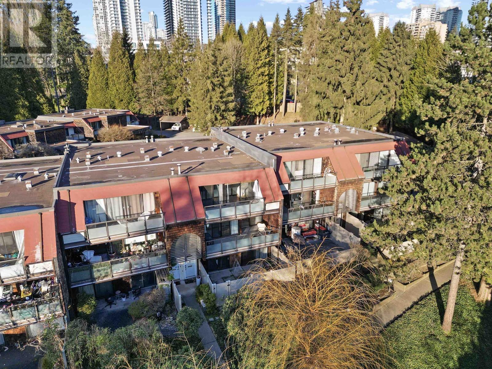 Listing Picture 37 of 40 : 4167 BRIDGEWATER CRESCENT, Burnaby / 本拿比 - 魯藝地產 Yvonne Lu Group - MLS Medallion Club Member