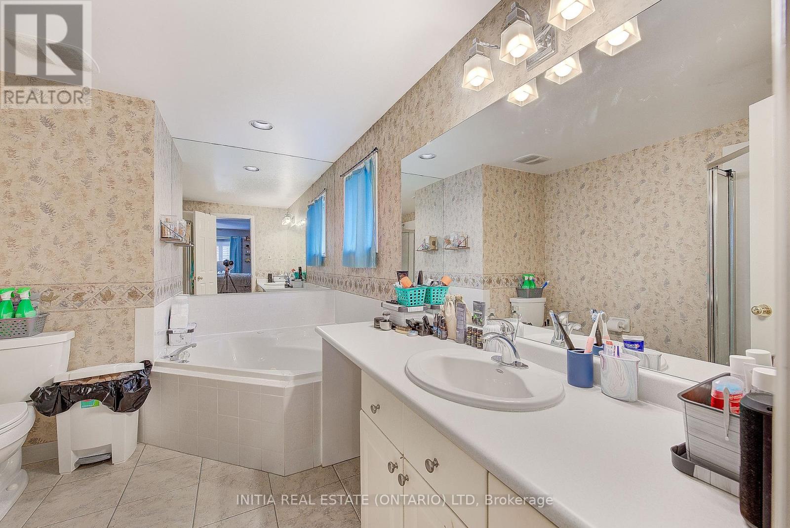 Photo 15 of 21 for 212 Killarney Grove