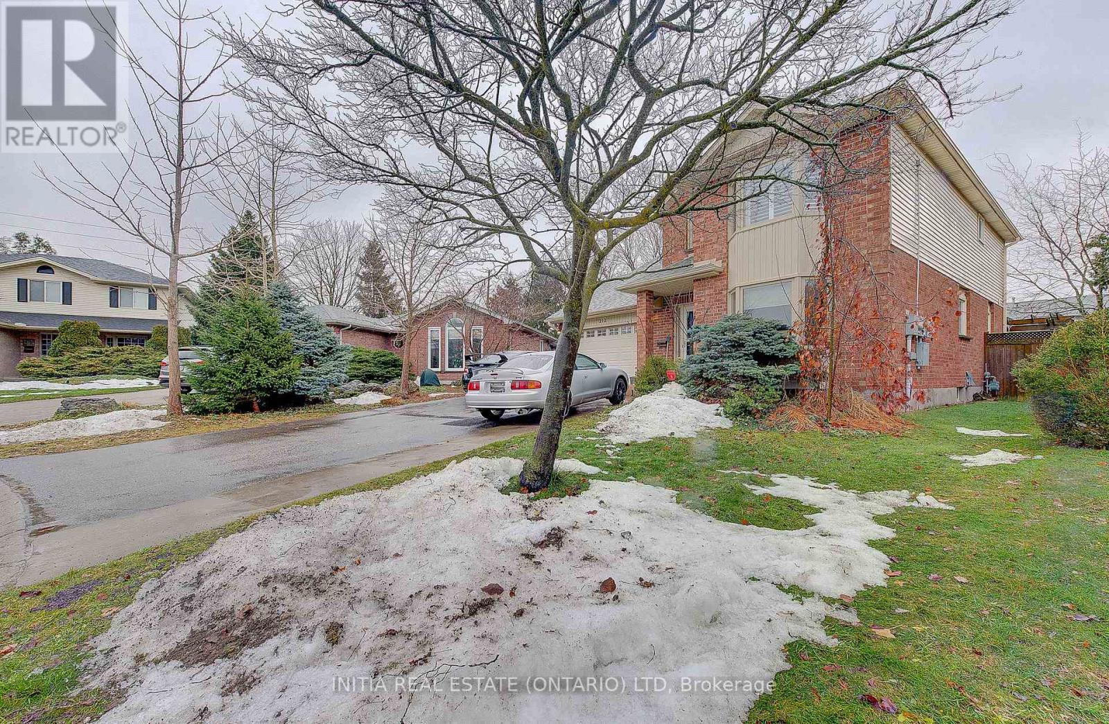 Photo 3 of 21 for 212 Killarney Grove