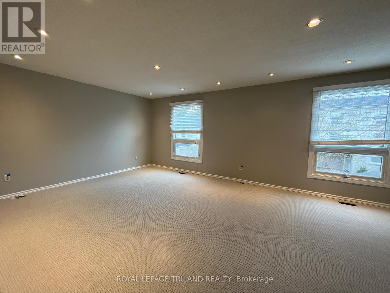 Photo 6 of 29 for 311 Everglade Crescent