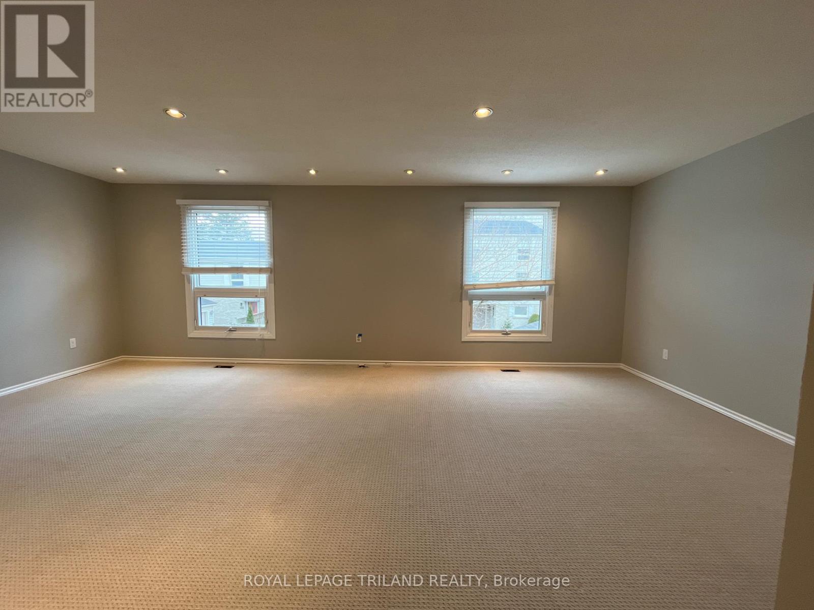 Photo 7 of 29 for 311 Everglade Crescent