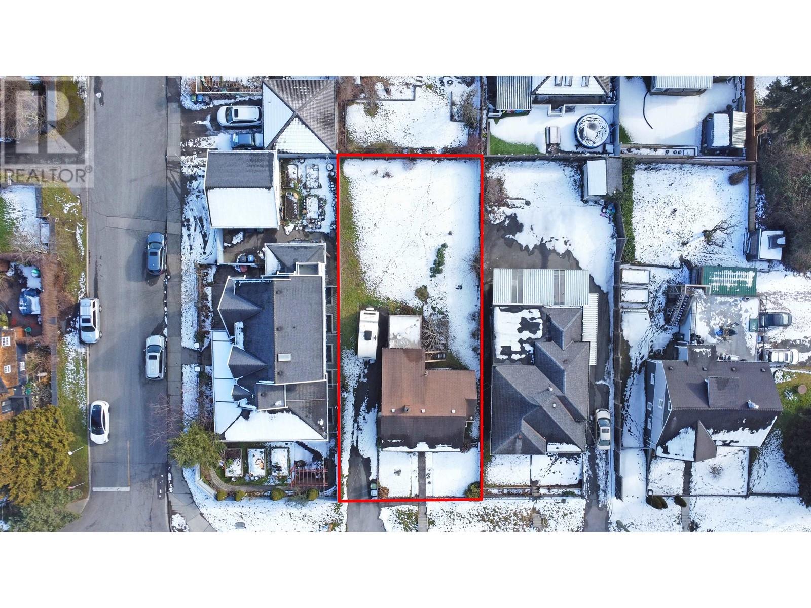 2206 Eighth Avenue, New Westminster, British Columbia  V3M 2V1 - Photo 2 - R2962104