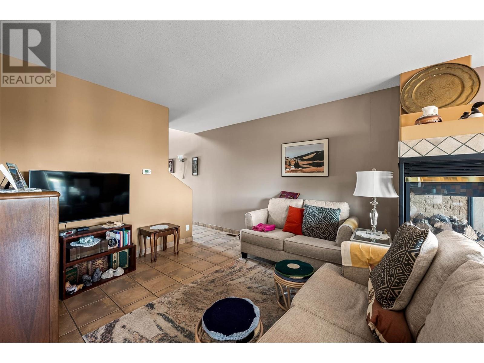 Property at 776 Dunrobin Drive Unit# 3 image 2
