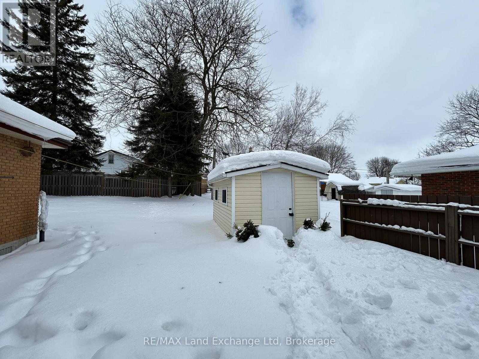 268 Summit Drive, North Huron, Ontario  N0G 2W0 - Photo 3 - X11965724