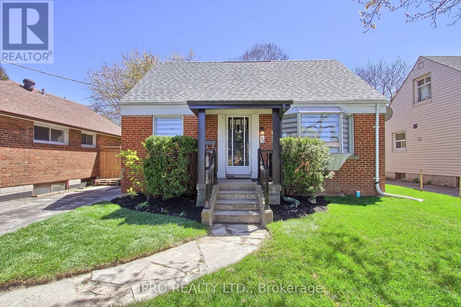 165 Ellesmere Road, Toronto, Ontario  M1R 4C7 - Photo 1 - E11965667