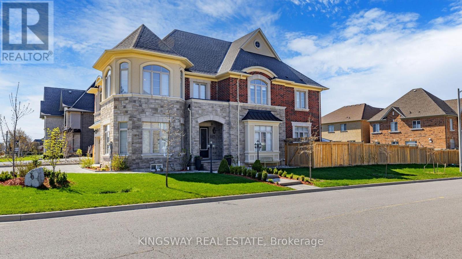 Property at 70 BOND CRESCENT image 3
