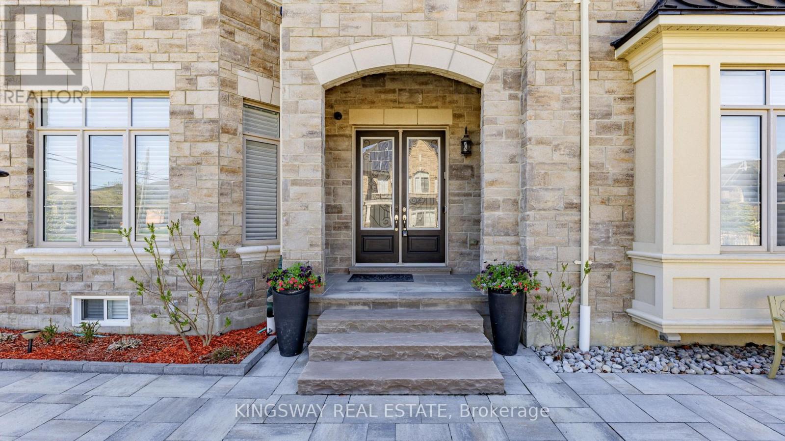 Property at 70 BOND CRESCENT image 4