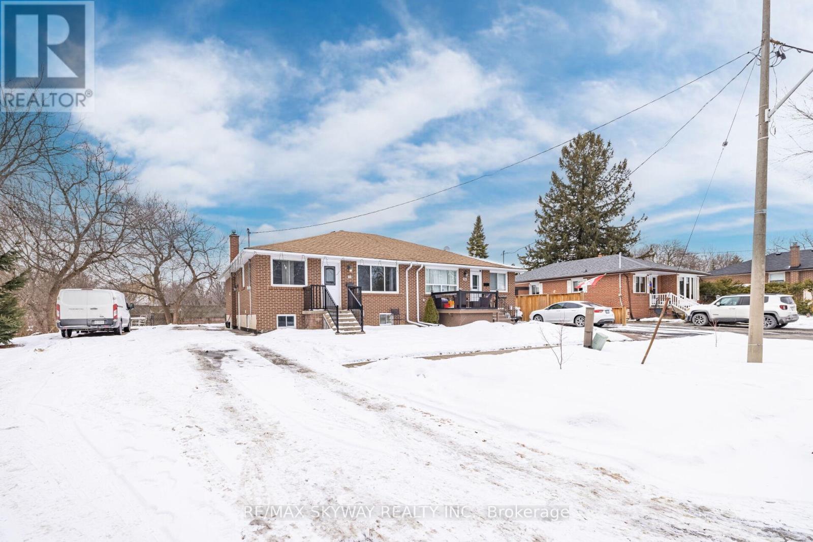 98 Jessie Street, Brampton, Ontario  L6Y 1L7 - Photo 2 - W11965746