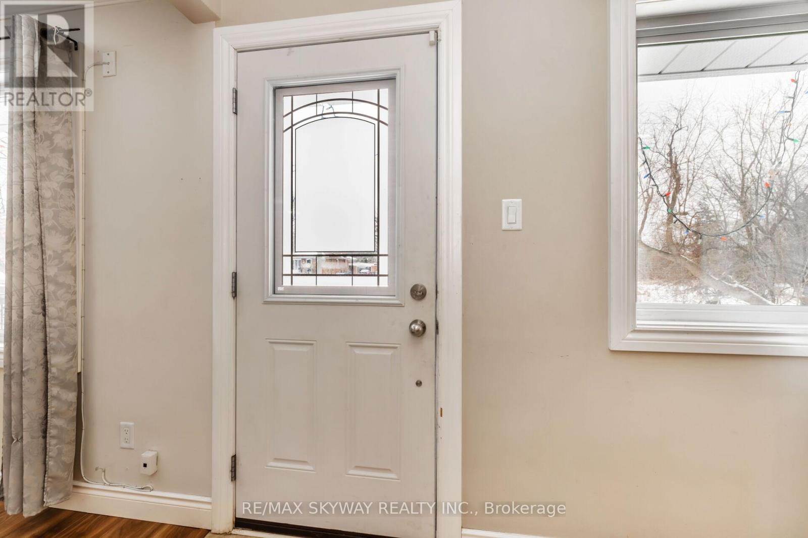 98 Jessie Street, Brampton, Ontario  L6Y 1L7 - Photo 4 - W11965746