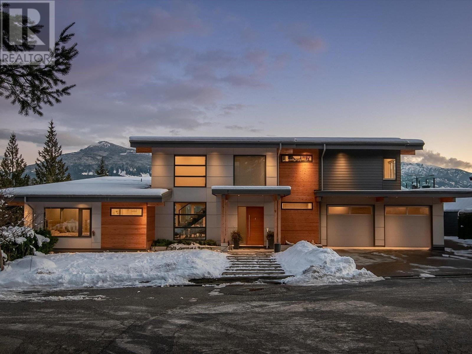 9 40781 THUNDERBIRD RIDGE