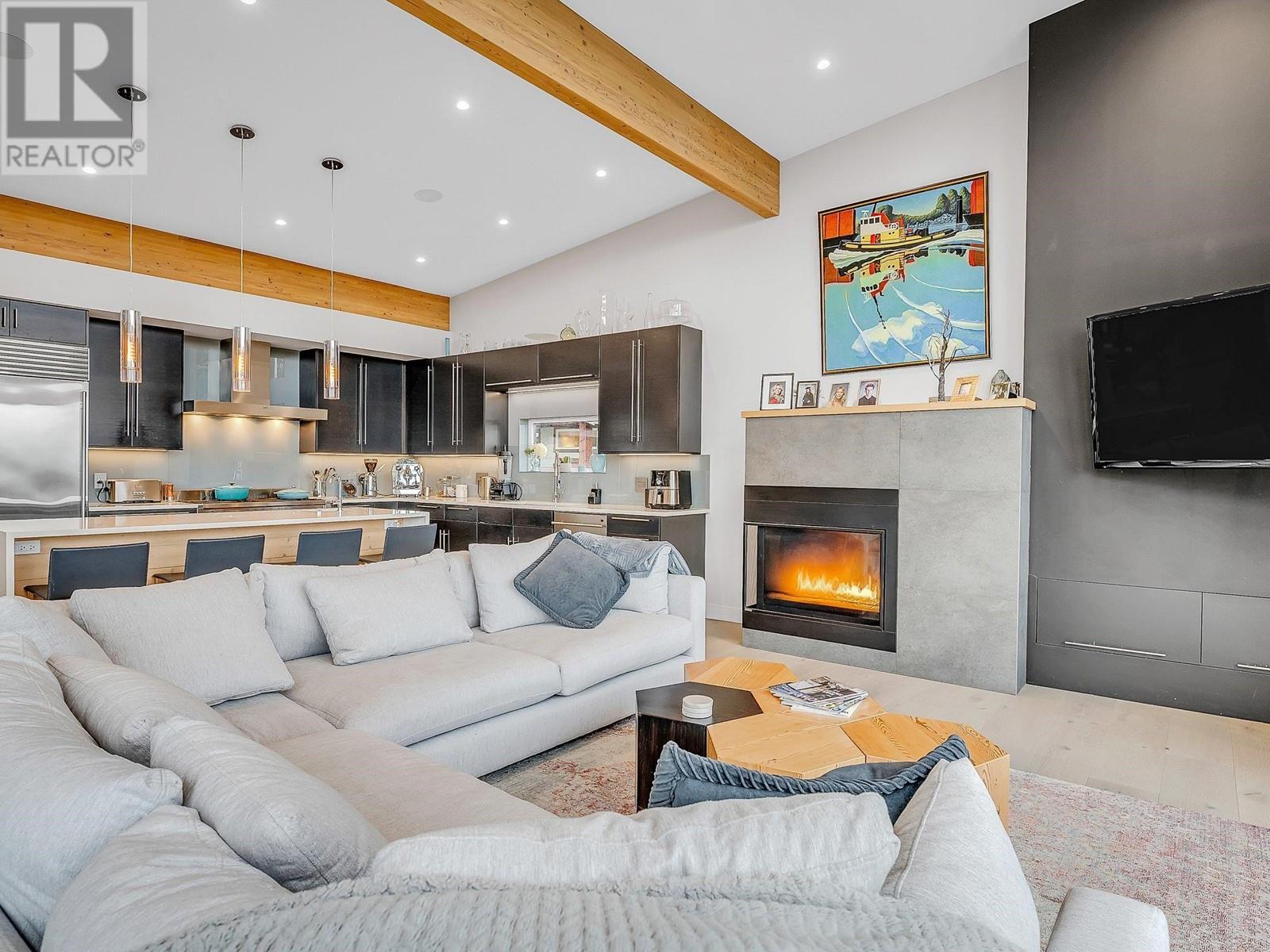 9 40781 THUNDERBIRD RIDGE