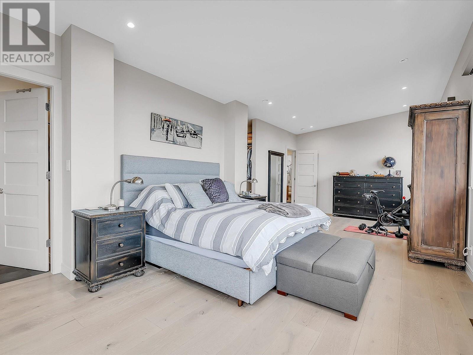 9 40781 THUNDERBIRD RIDGE