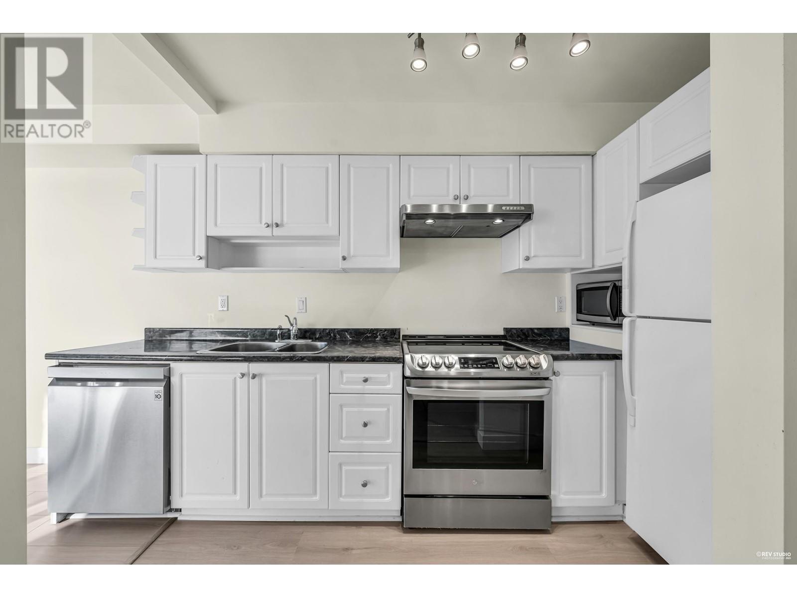 206 1363 Clyde Avenue, West Vancouver, British Columbia  V7T 2W9 - Photo 11 - R2965083