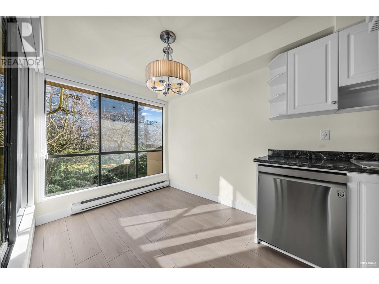 206 1363 Clyde Avenue, West Vancouver, British Columbia  V7T 2W9 - Photo 4 - R2965083