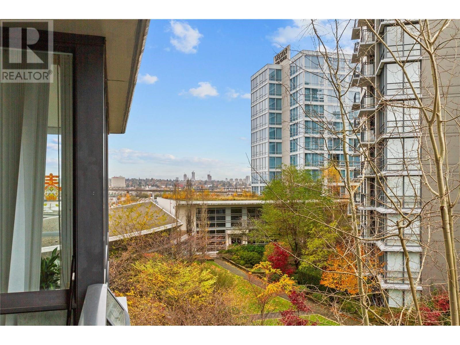 Listing Picture 12 of 25 : 802 3333 CORVETTE WAY, Richmond / 烈治文 - 魯藝地產 Yvonne Lu Group - MLS Medallion Club Member