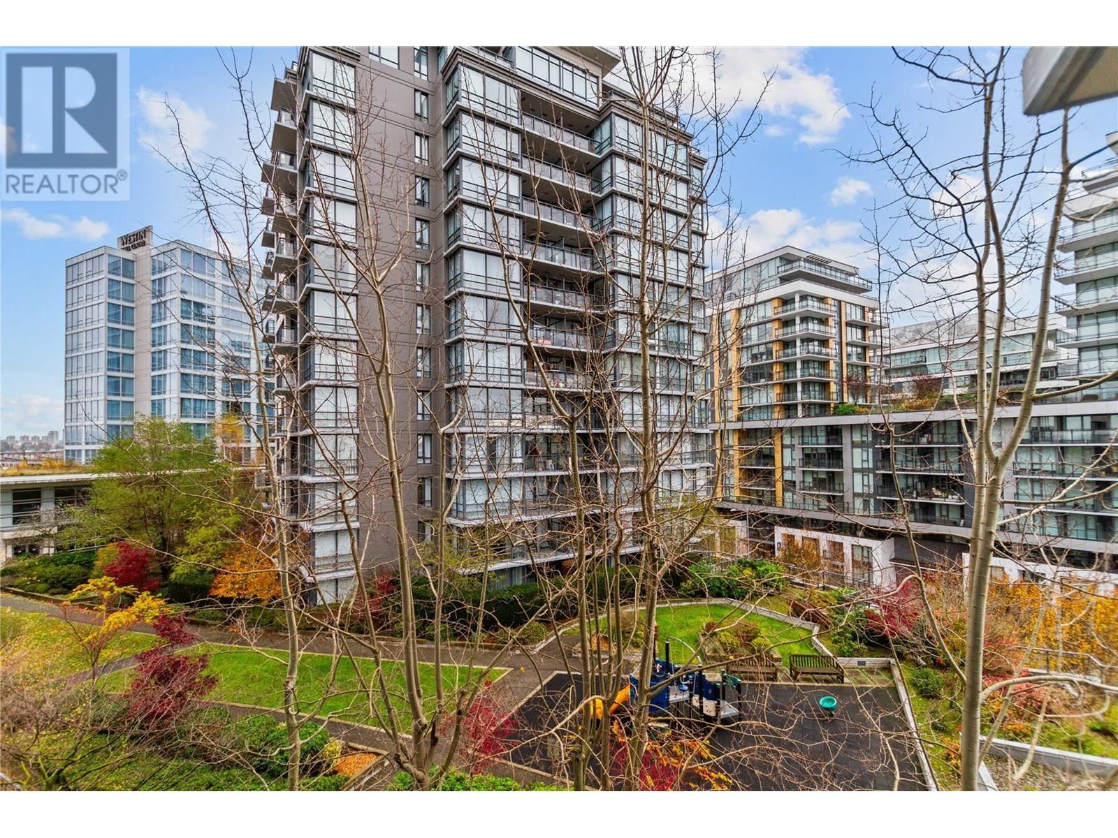 Listing Picture 4 of 25 : 802 3333 CORVETTE WAY, Richmond / 烈治文 - 魯藝地產 Yvonne Lu Group - MLS Medallion Club Member