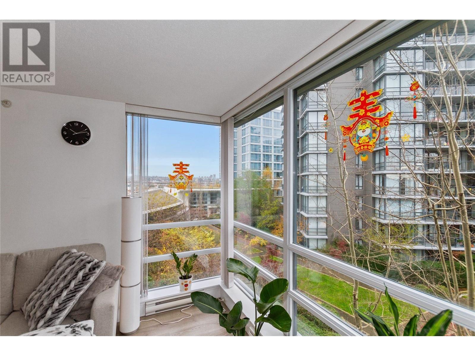 Listing Picture 5 of 25 : 802 3333 CORVETTE WAY, Richmond / 烈治文 - 魯藝地產 Yvonne Lu Group - MLS Medallion Club Member