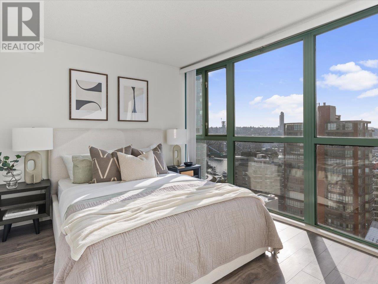 Listing Picture 5 of 22 : 1602 907 BEACH AVENUE, Vancouver / 溫哥華 - 魯藝地產 Yvonne Lu Group - MLS Medallion Club Member