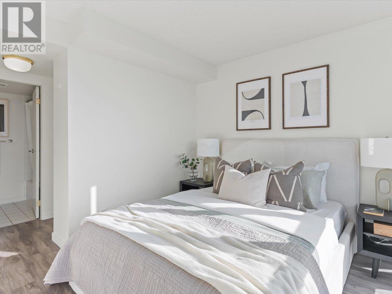 Listing Picture 6 of 22 : 1602 907 BEACH AVENUE, Vancouver / 溫哥華 - 魯藝地產 Yvonne Lu Group - MLS Medallion Club Member