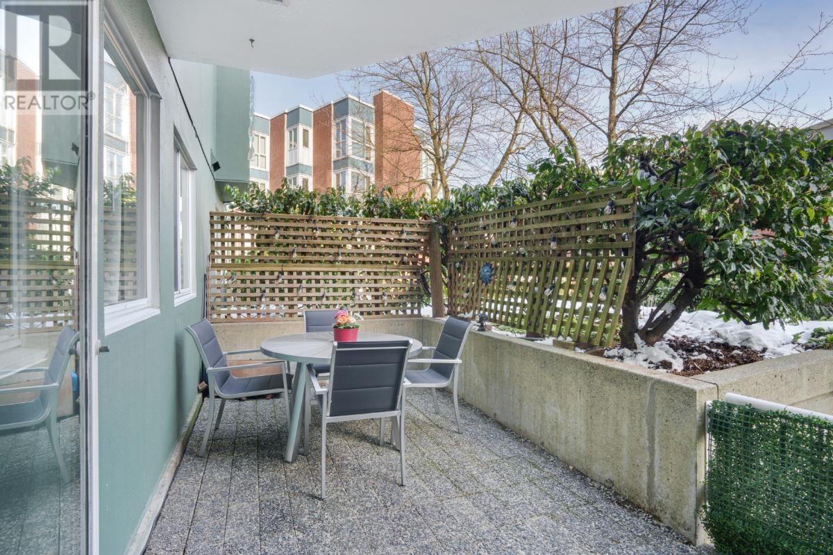 Listing Picture 21 of 33 : 103 1508 MARINER WALK, Vancouver / 溫哥華 - 魯藝地產 Yvonne Lu Group - MLS Medallion Club Member