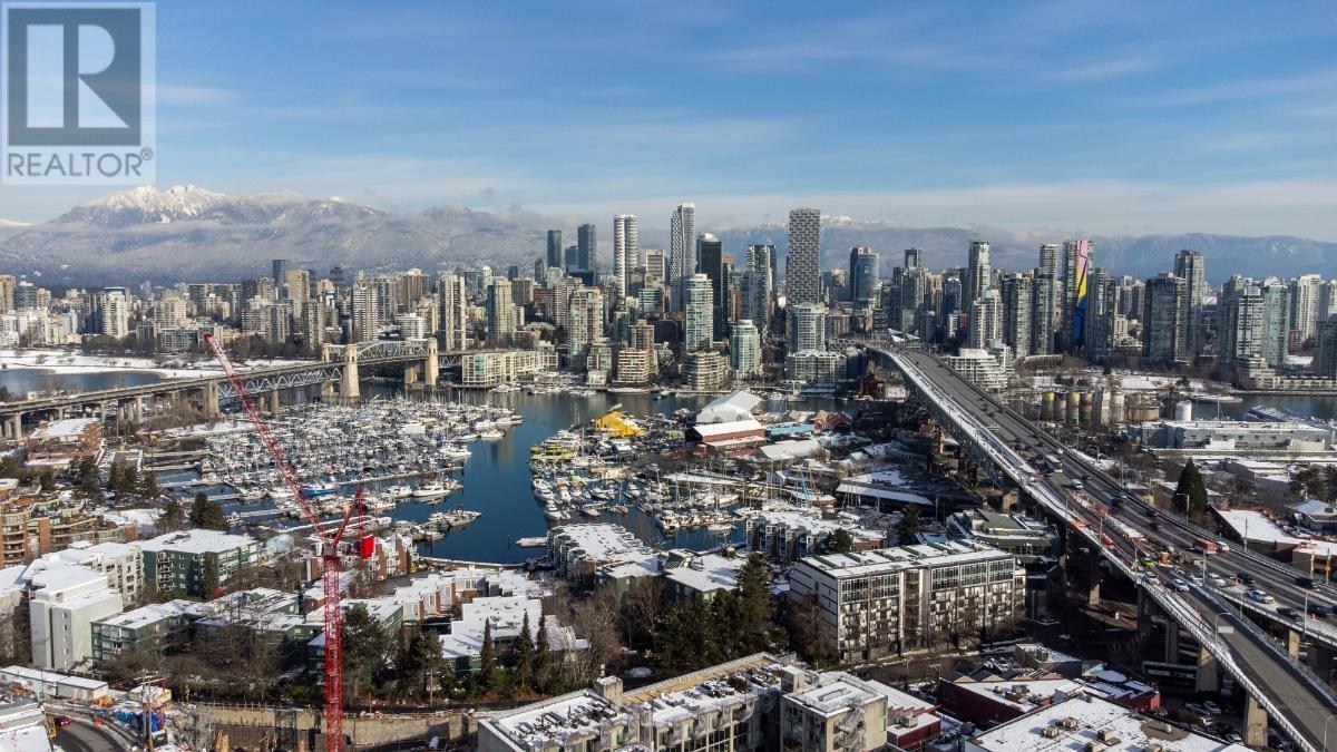 Listing Picture 29 of 33 : 103 1508 MARINER WALK, Vancouver / 溫哥華 - 魯藝地產 Yvonne Lu Group - MLS Medallion Club Member