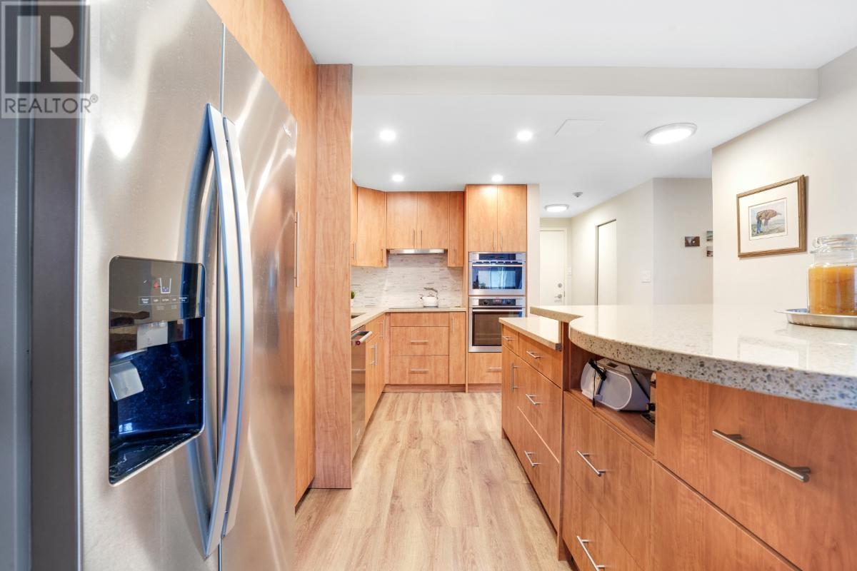 Listing Picture 8 of 33 : 103 1508 MARINER WALK, Vancouver / 溫哥華 - 魯藝地產 Yvonne Lu Group - MLS Medallion Club Member