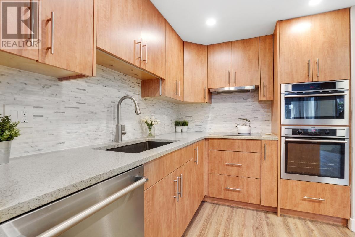 Listing Picture 9 of 33 : 103 1508 MARINER WALK, Vancouver / 溫哥華 - 魯藝地產 Yvonne Lu Group - MLS Medallion Club Member