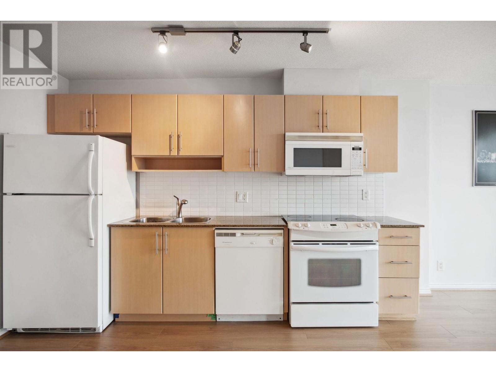 Listing Picture 9 of 29 : 1105 550 TAYLOR STREET, Vancouver / 溫哥華 - 魯藝地產 Yvonne Lu Group - MLS Medallion Club Member